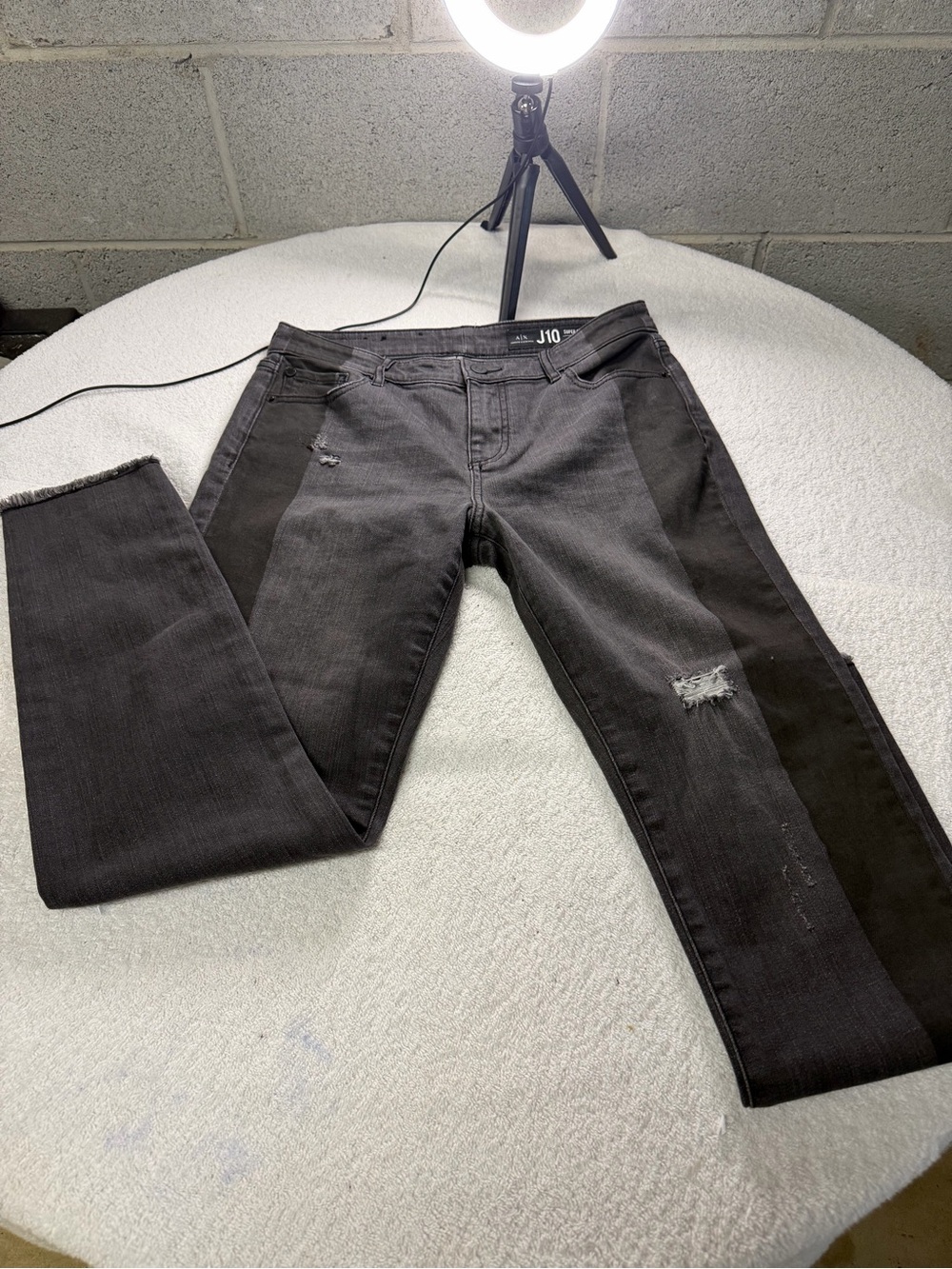 AX Armani exchange Women’s Black Two-Tone skinny crop size 29 Distressed Jeans